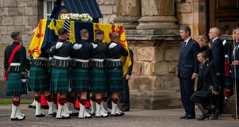 Queen Elizabeth's coffin arrives in Edinburgh as mourners line streets