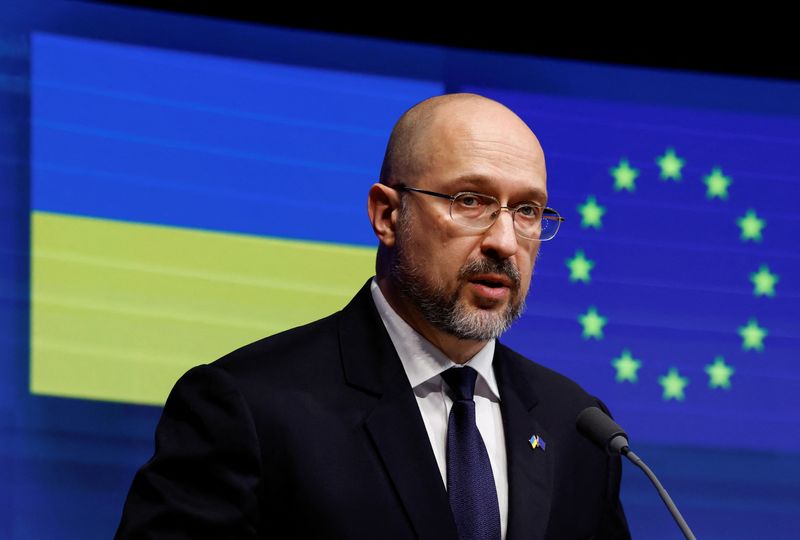 Ukraine seals gas supply deal with US for winter - Interfax quotes PM