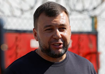 Donbas separatist leader urges referendum on joining Russia