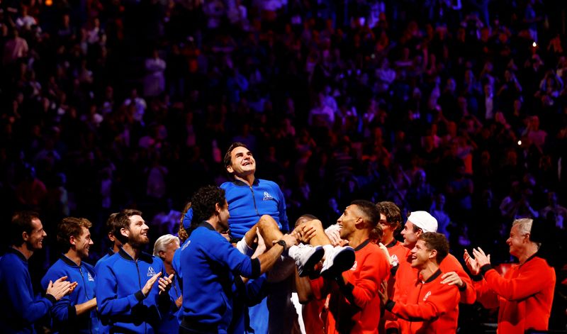 Tennis-Tears flow as curtain comes down on Federer's glittering career
