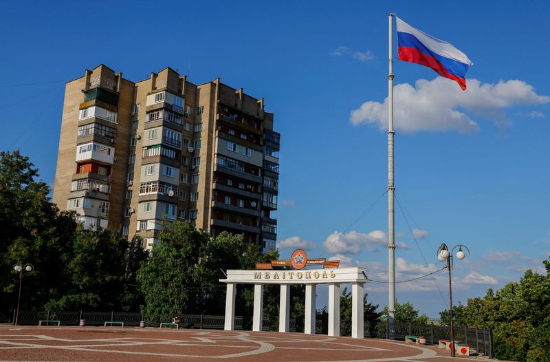 Ukrainians in occupied Melitopol fear Russian call-up - exiled mayor