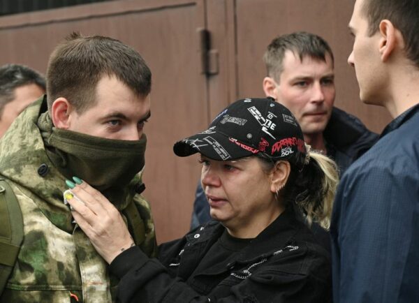 Kremlin says no decision yet on whether to seal russia's borders to stop men fleeing