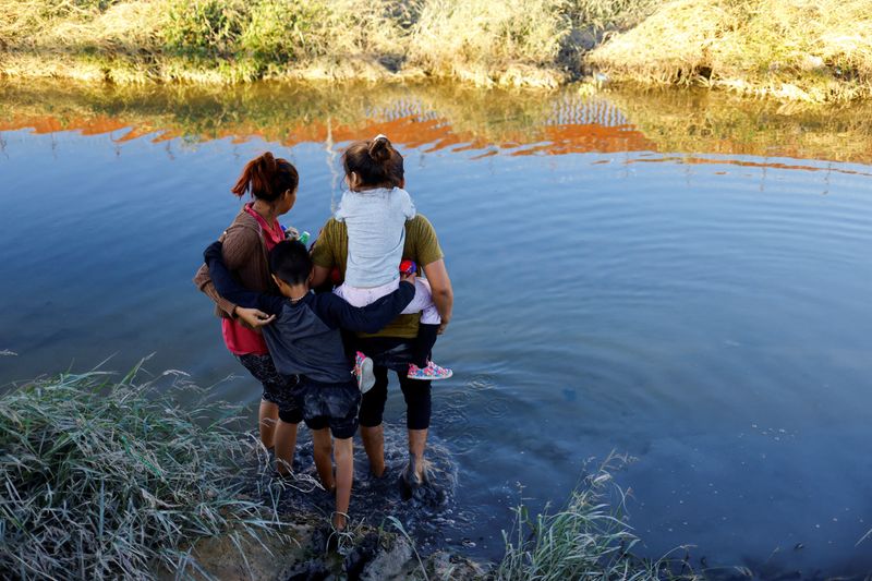 U.S. to expel Venezuelan migrants to Mexico under joint plan