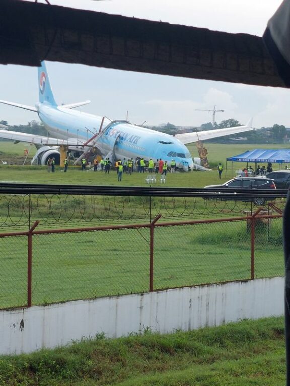 Korean air says jet overran runway in philippines, no injuries reported
