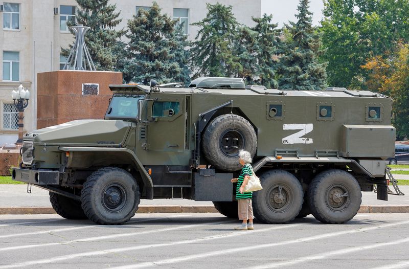 Explainer-Why Ukraine's southern Kherson region is a strategic prize