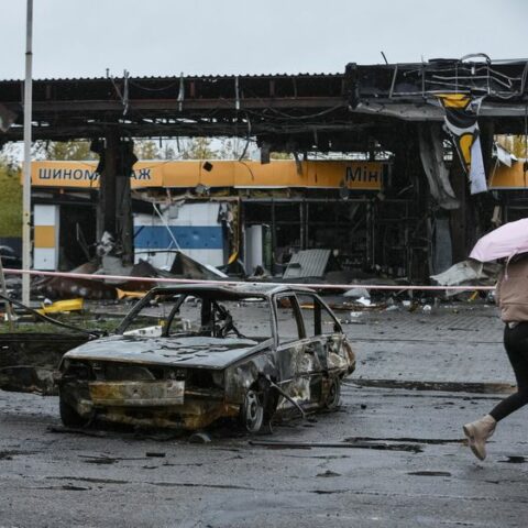 Ukrainians hold out in east, prepare battle for kherson - photo licensed by shore news network.