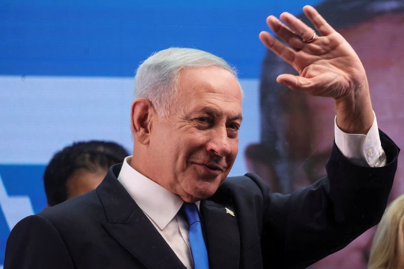 Netanyahu bids for comeback in tight Israeli election