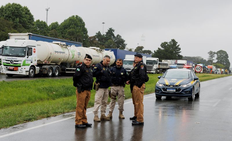 Brazilian authorities make headway clearing Pro-Bolsonaro blockades