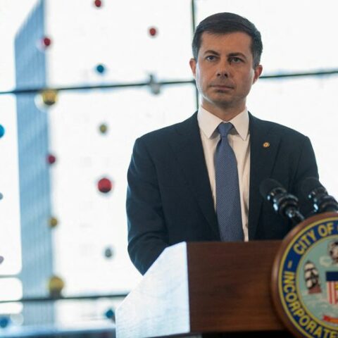 ‘how did this happen? ’: tucker carlson rips buttigieg over largest grounding of us flights ‘since 9/11’ - photo licensed by shore news network.