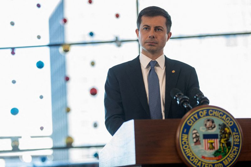 ‘How Did This Happen?’: Tucker Carlson Rips Buttigieg Over Largest Grounding Of US Flights ‘Since 9/11’