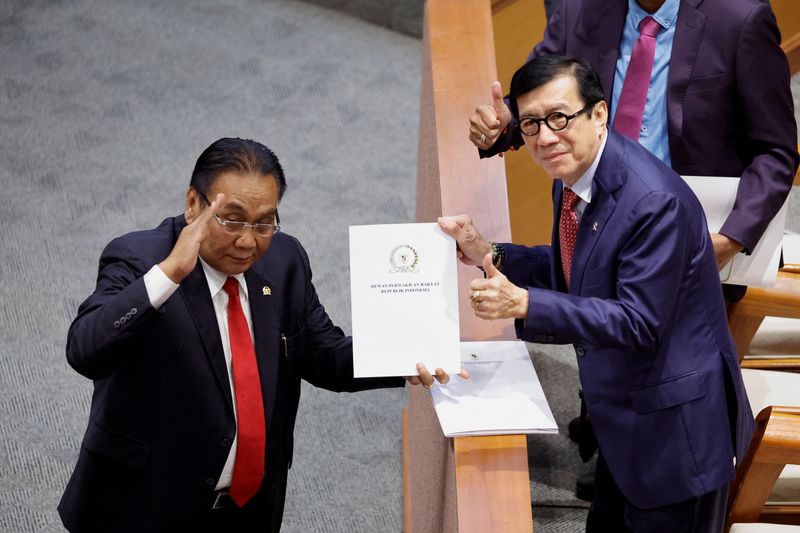Indonesia bans sex outside marriage in new criminal code
