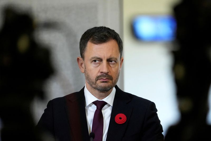 Slovak parliament dumps centre-right cabinet, early election an option