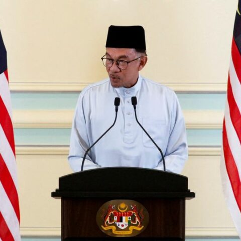 Malaysia pm signs cooperation pact with smaller parties ahead of confidence vote - photo licensed by shore news network.