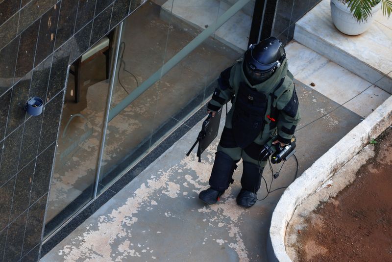 Backpack prompts bomb scare in Brasilia ahead of Lula inauguration