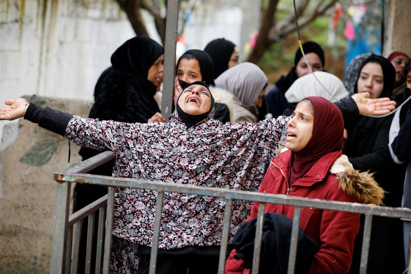 Israeli forces kill two Palestinians in West Bank violence