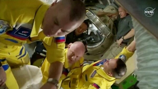 Russia ridicules idea that cosmonauts wore yellow in support of ukraine - photo licensed by shore news network.