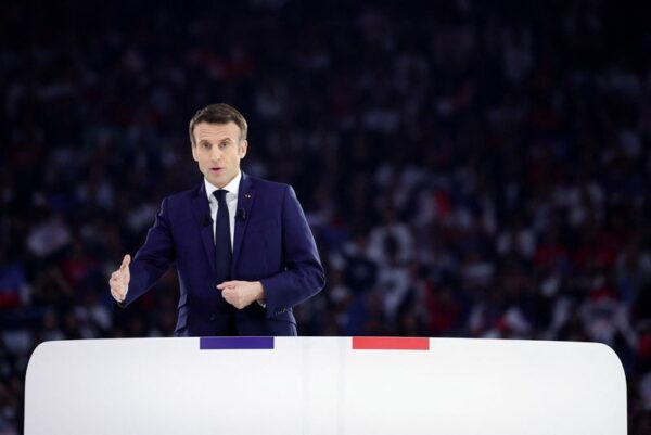 Macron warns against Brexit-like election upset at mass campaign rally