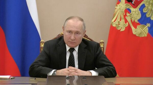 Factbox-What is the chain of command for a potential Russian nuclear strike?