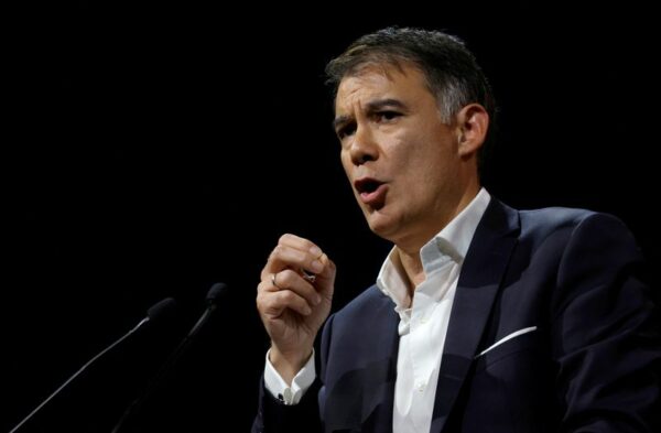 French Socialists suspend talks on left alliance for parliamentary poll
