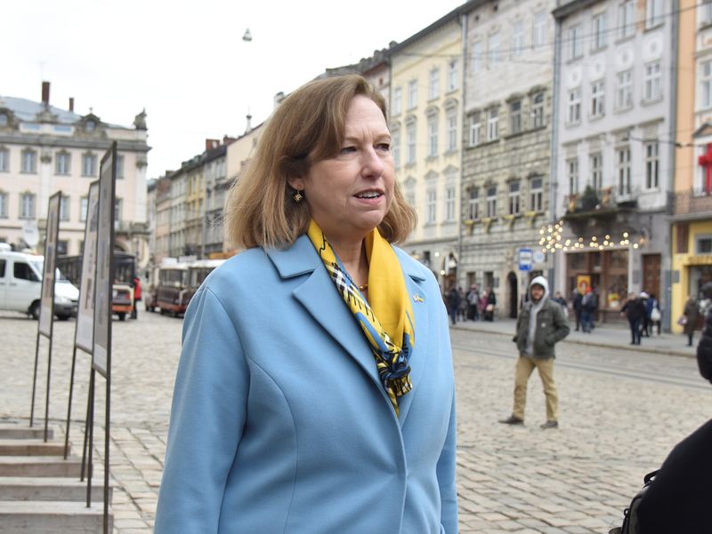 US embassy in Ukraine says it hopes to return to Kyiv by the end of May