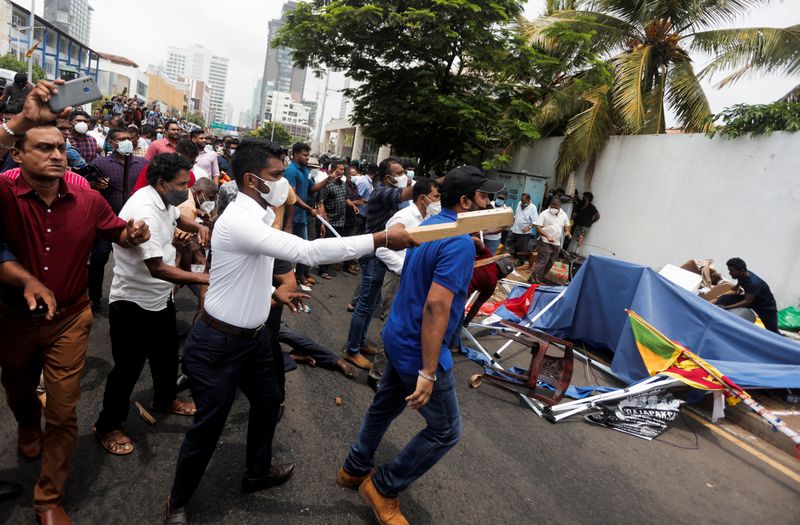 The meeting, then the mob. A 'turning point' in Sri Lankan crisis