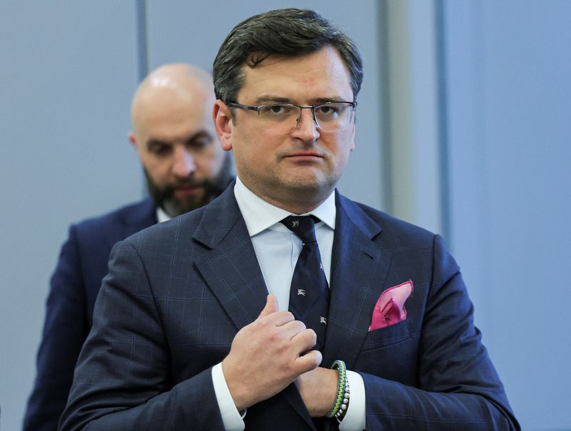 Ukraine's top diplomat meets Blinken, touts more weapon supplies