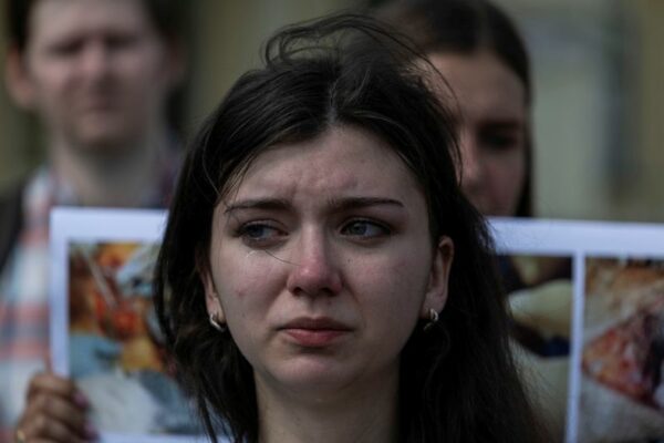 Ukrainian fighter's wife hopes prisoner swap pans out with russia