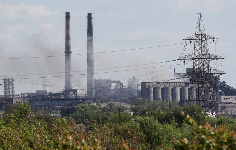 Siege ends at Ukraine's Mariupol steelworks, Russia seeks control of Donbas