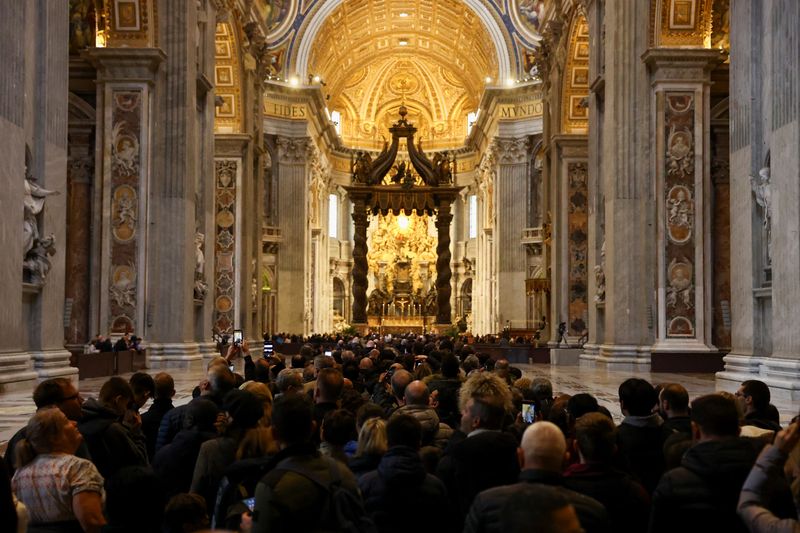 Tens of thousands view body of former Pope Benedict