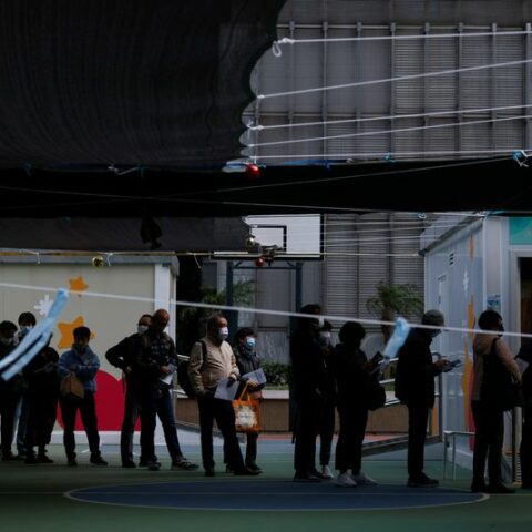 Hong kong residents rush to get vaccinated ahead of china border reopening - photo licensed by shore news network.