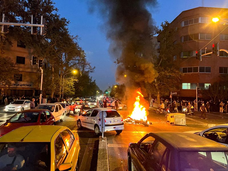 Top Iranian Sunni cleric says torture of protesters un-Islamic