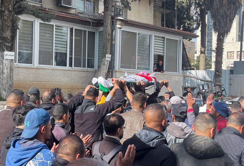 Palestinian motorist shot dead by Israeli troops in checkpoint scuffle