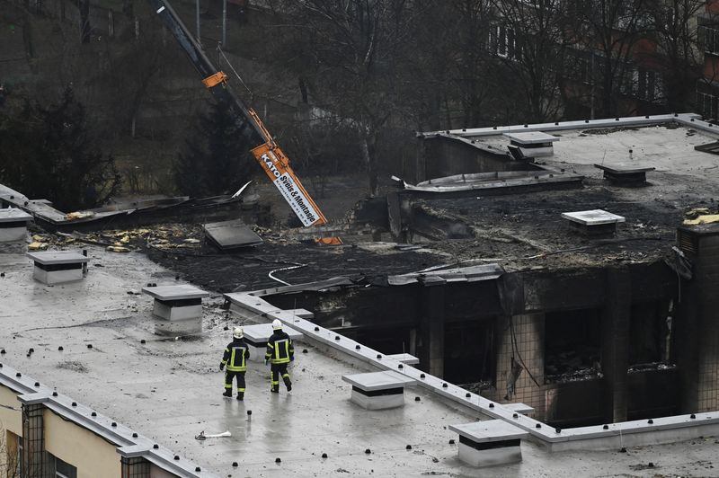 Ukraine helicopter crash kills interior minister in Kyiv as fighting rages on in east
