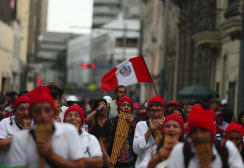 Protester dies in Lima as Peru's political crisis continues