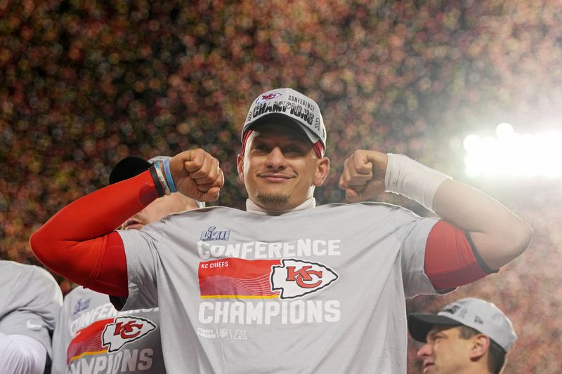 NFL-Chiefs survive Bengals to reach Super Bowl, Eagles thrash 49ers
