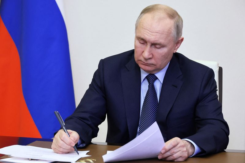 Moldova Briefly Closes Airspace Amid Fears Of Russian Coup