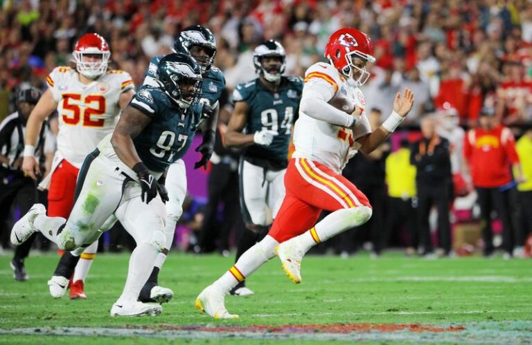 Nfl-heroic mahomes leads chiefs to super bowl win over eagles - photo licensed by shore news network.