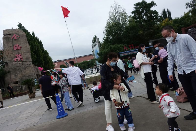 China expects sharp rebound in tourism this year