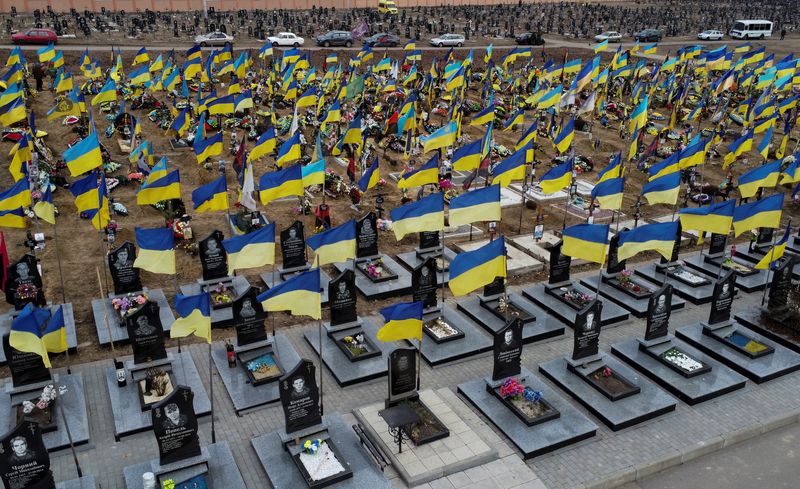 Amid sea of Ukrainian flags, Mariupol defender finally laid to rest