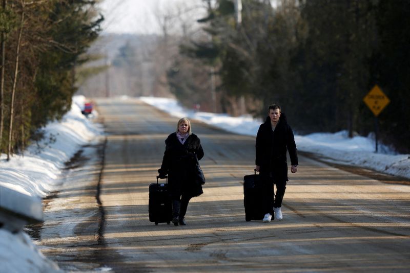 Rise in asylum-seekers entering Canada from U.S. becomes flashpoint again