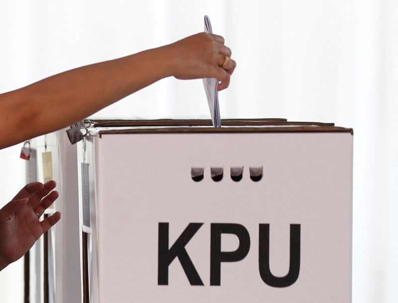 Indonesia judicial body to question judges over election delay ruling