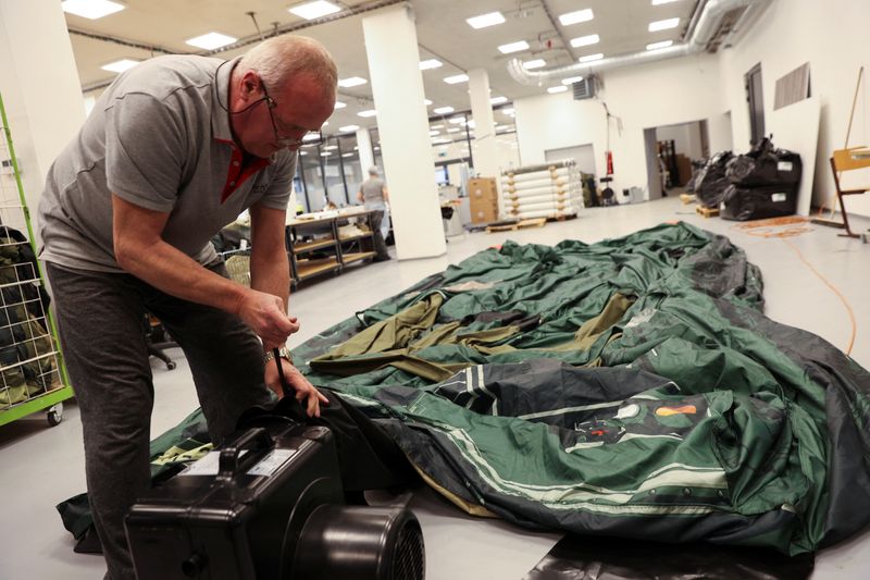 Czech company sees boom in market for fake tanks, HIMARS