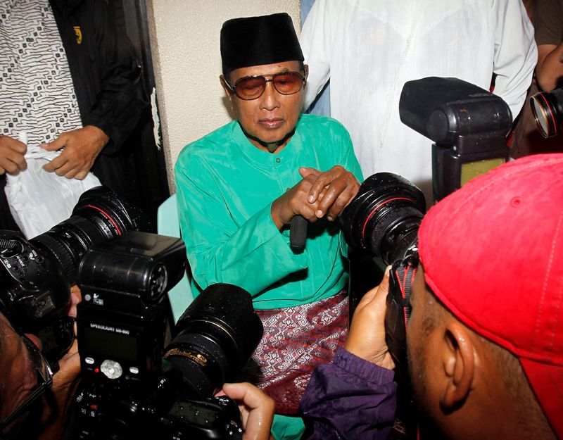 Exclusive-After $15 billion award, sultan's heirs target Malaysian properties in Paris