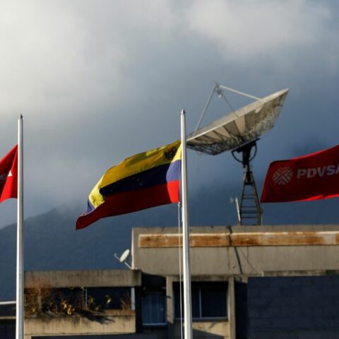 Venezuela's maduro to replace oil minister, police arrest officials in corruption sweep - photo licensed by shore news network.