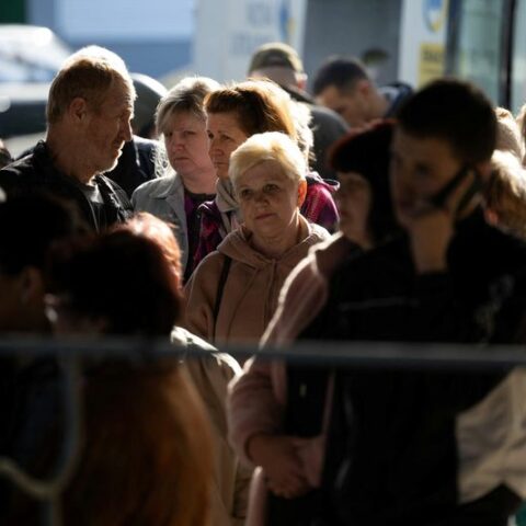 Residents flee ukraine's kherson after russian strikes and warnings - photo licensed by shore news network.