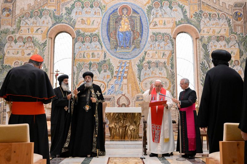 Pope Francis recognises 21 Copts beheaded by Islamic State as martyrs