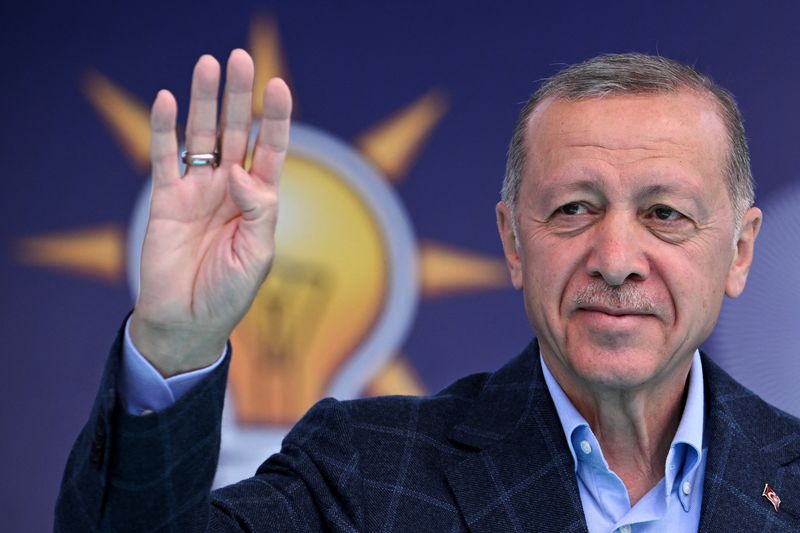 On final day of campaign, Erdogan accuses Turkish opposition of working with Biden
