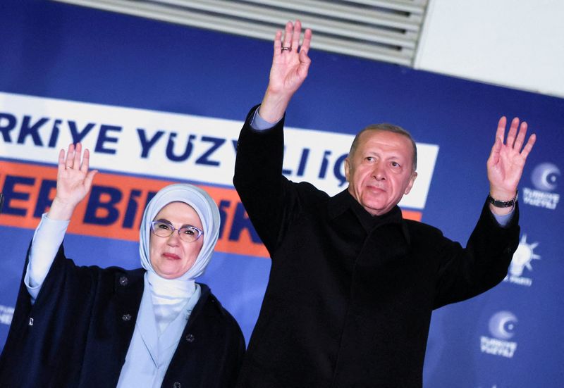 Turkey faces runoff election with Erdogan leading