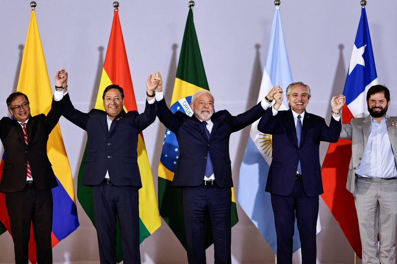 Lula's call for South American unity faces opposing views on Venezuela