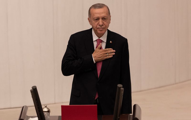 Turkey's Erdogan sworn in for new term as president